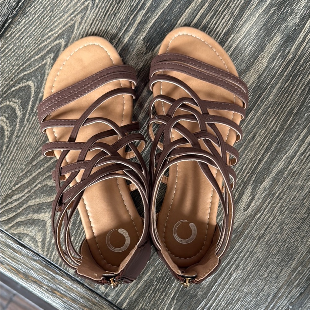 Journee Collection Hanni Gladiator Sandal Wide Size - Picture 8 of 16
